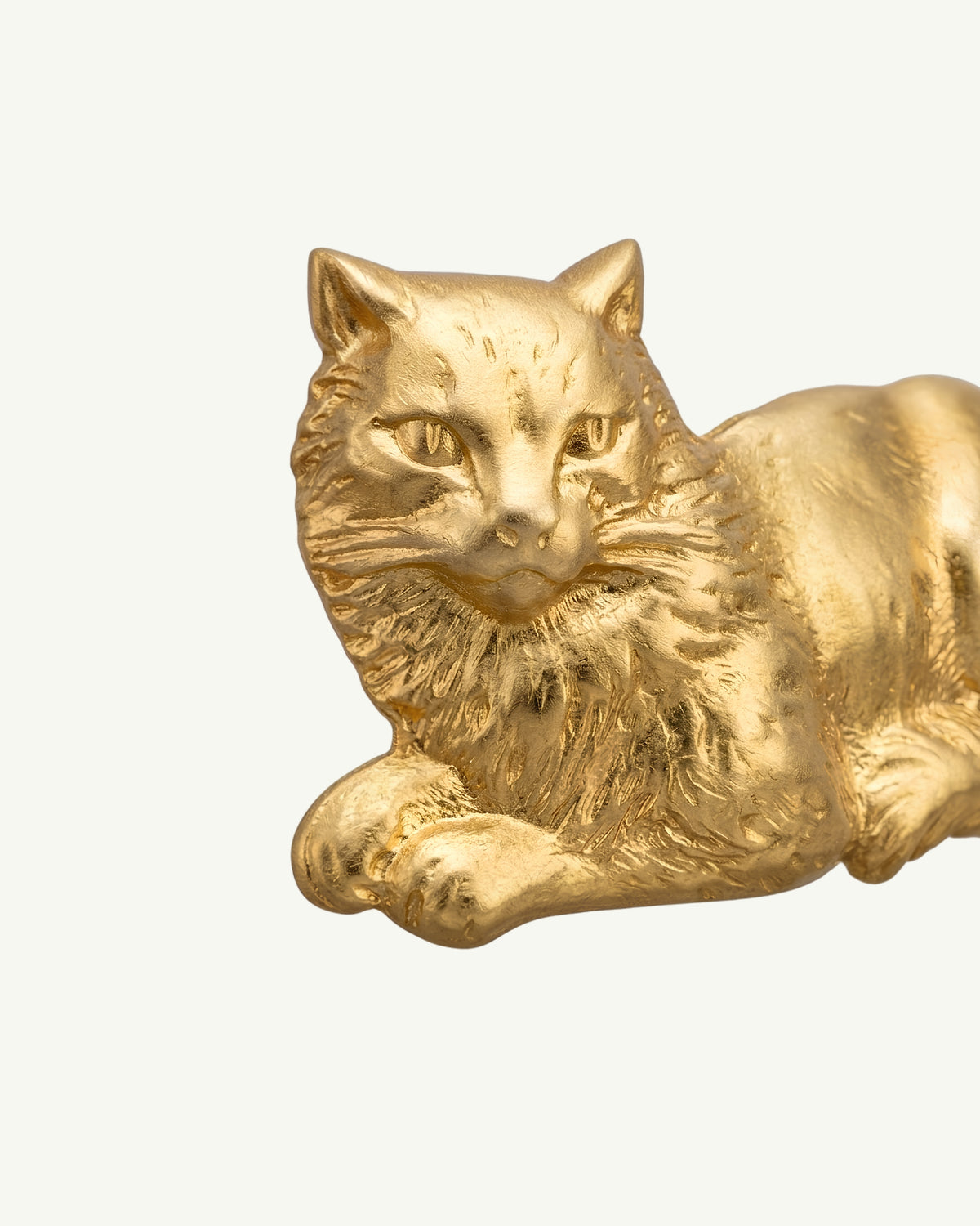Detail of the ŞÖBİYET sterling silver cat brooch