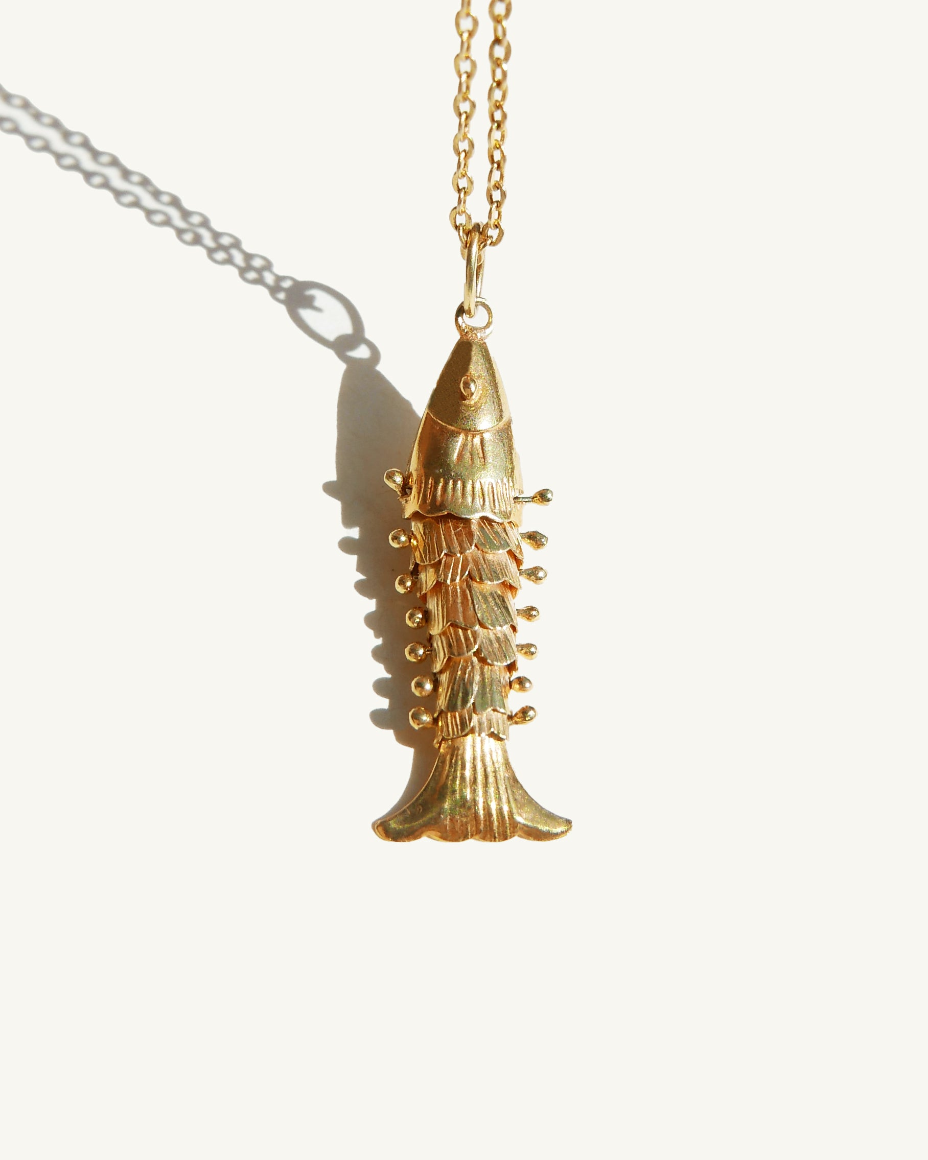 1950s 9ct Gold Articulated Fish Pendant (39T) | The Antique Jewellery  Company