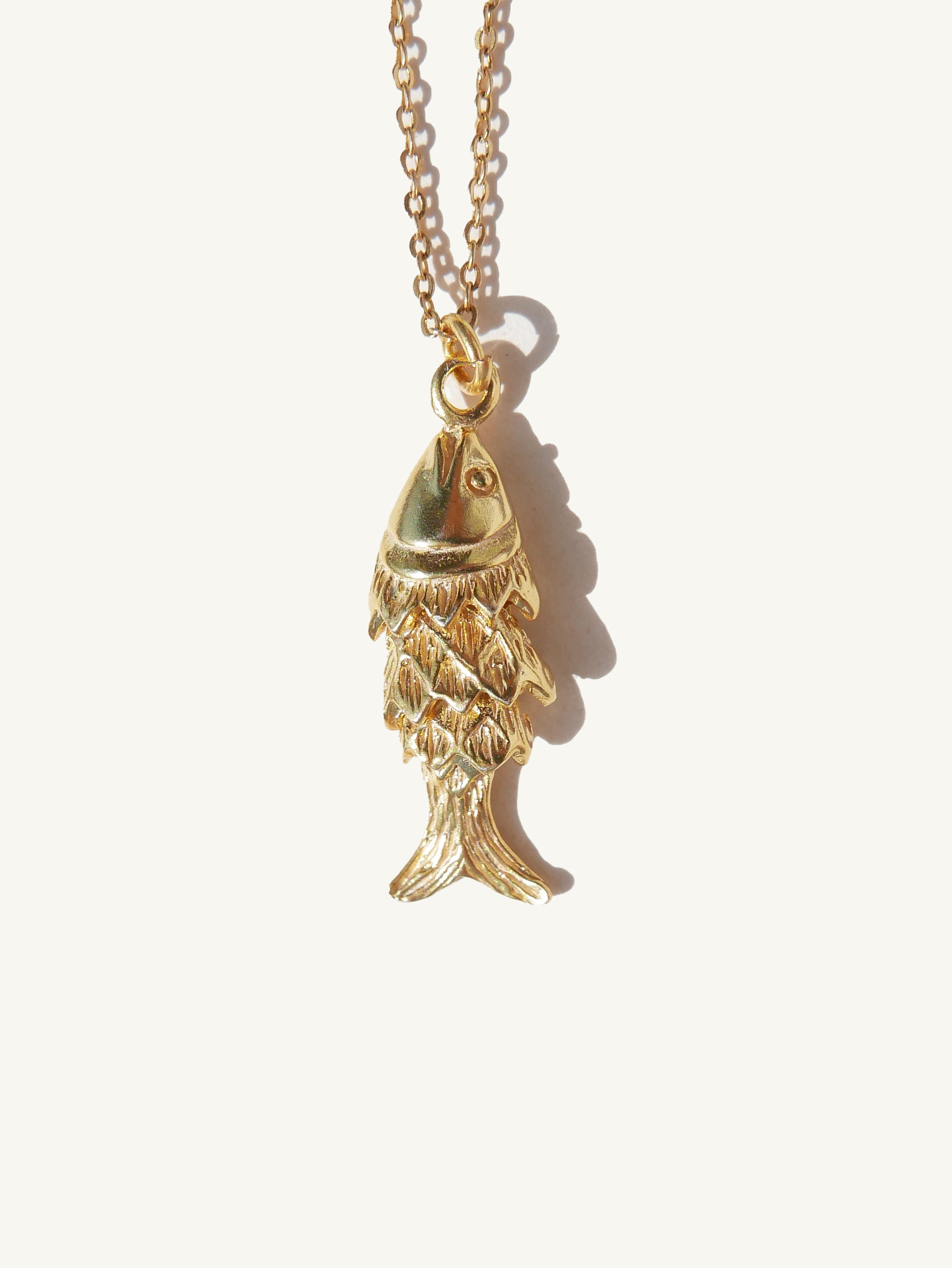 Articulated fish necklace on sale